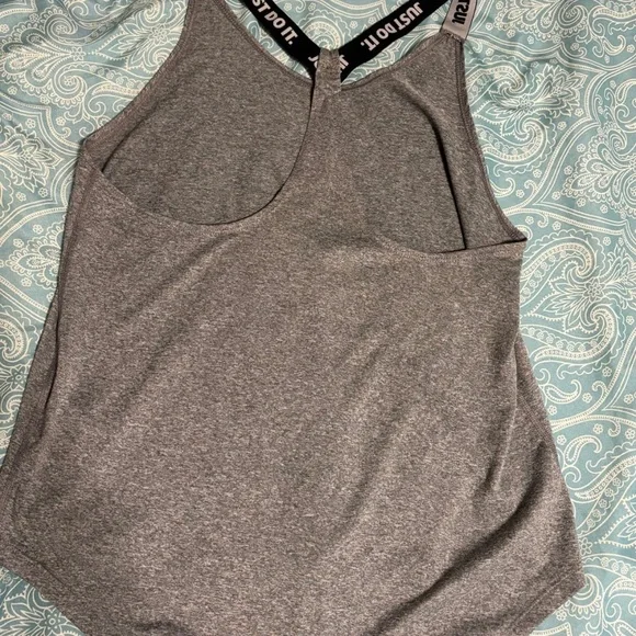 Nike Dri-Fit sports tank top - Picture 3 of 5